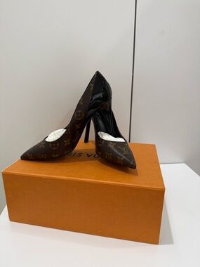Louis Vuitton Monogram Pointed Toe Stiletto Pumps in Brown and Black